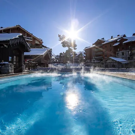 Renove Avec Piscine Et Jacuzzi, Skis Aux Pieds Aux Arcs 1950 - Fr-1-686-37